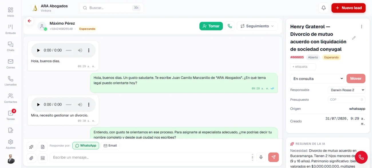 Chat de WhatsApp con el asesor virtual conversando con el lead